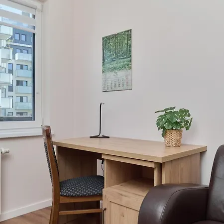 Comfy With Parking & Balcony By Renters *