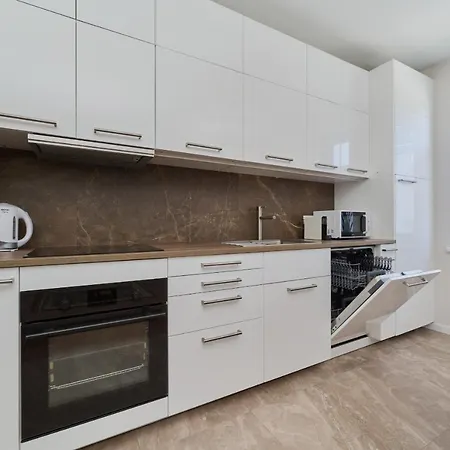 아파트 Comfy With Parking & Balcony By Renters *