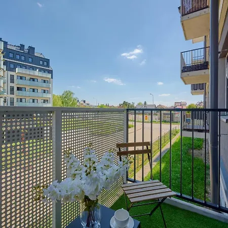 Comfy With Parking & Balcony By Renters Apartamento Wrocław