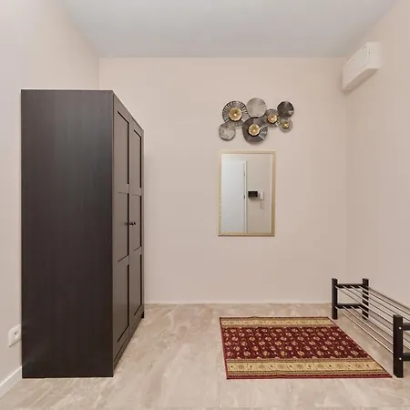 Comfy With Parking & Balcony By Renters Appartement