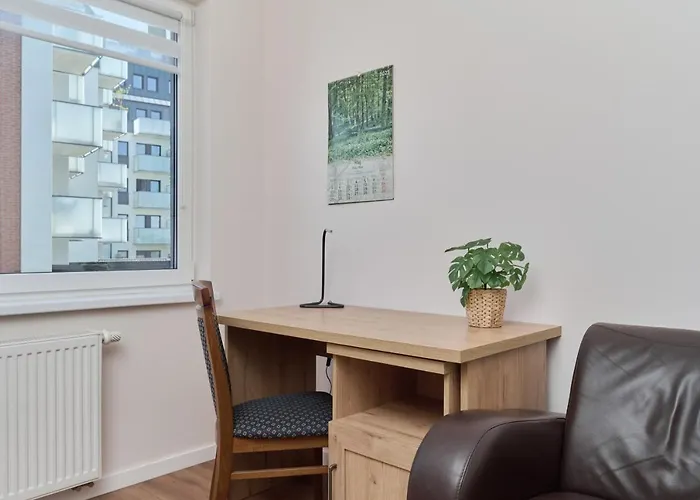 Comfy With Parking & Balcony By Renters *