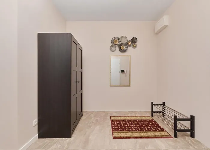 Comfy With Parking & Balcony By Renters Διαμέρισμα